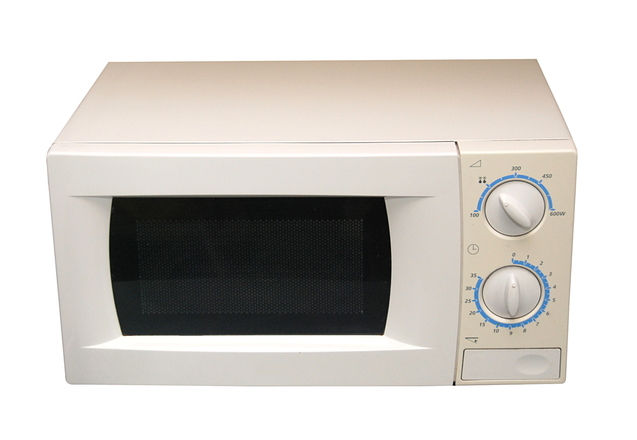 http://www.historyofmicrowave.com/images/historyofmicrowave/picture-of-white-microwave-oven.jpg